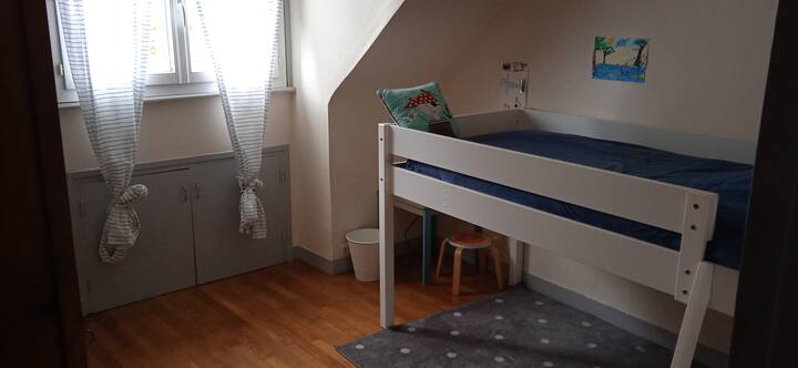 Chumba cha kulala 3
Kitanda cha mtu mmoja (urefu wa nusu)