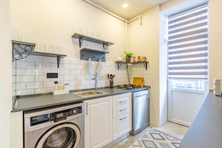 House Of Serenity: 3br, 2ba, Balcony, @Galata - İstanbul