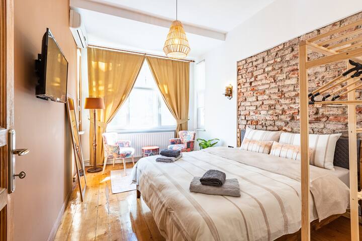 House of Serenity: 3BR, 2BA, Balcony, @Galata gallery image 2