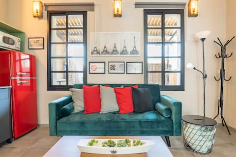 Levi Urban Duplex 1BR|Patio|Top Location|WineBar-1