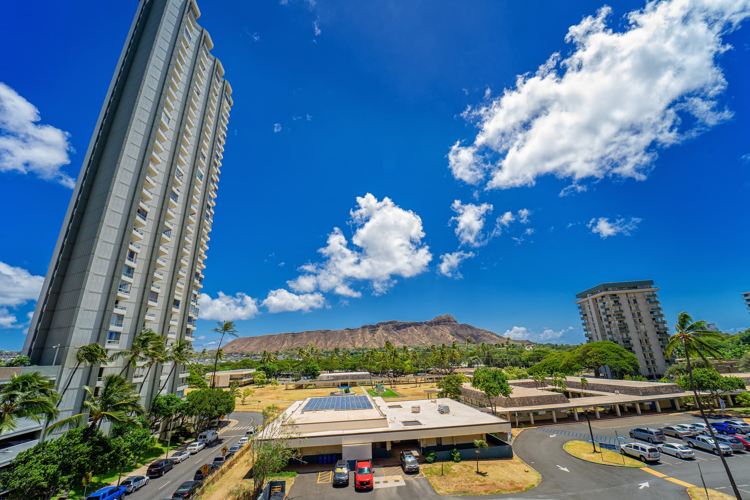 Condo in Honolulu · ★4.83 · 1 bedroom · 3 beds · 1 private bath - Image 25