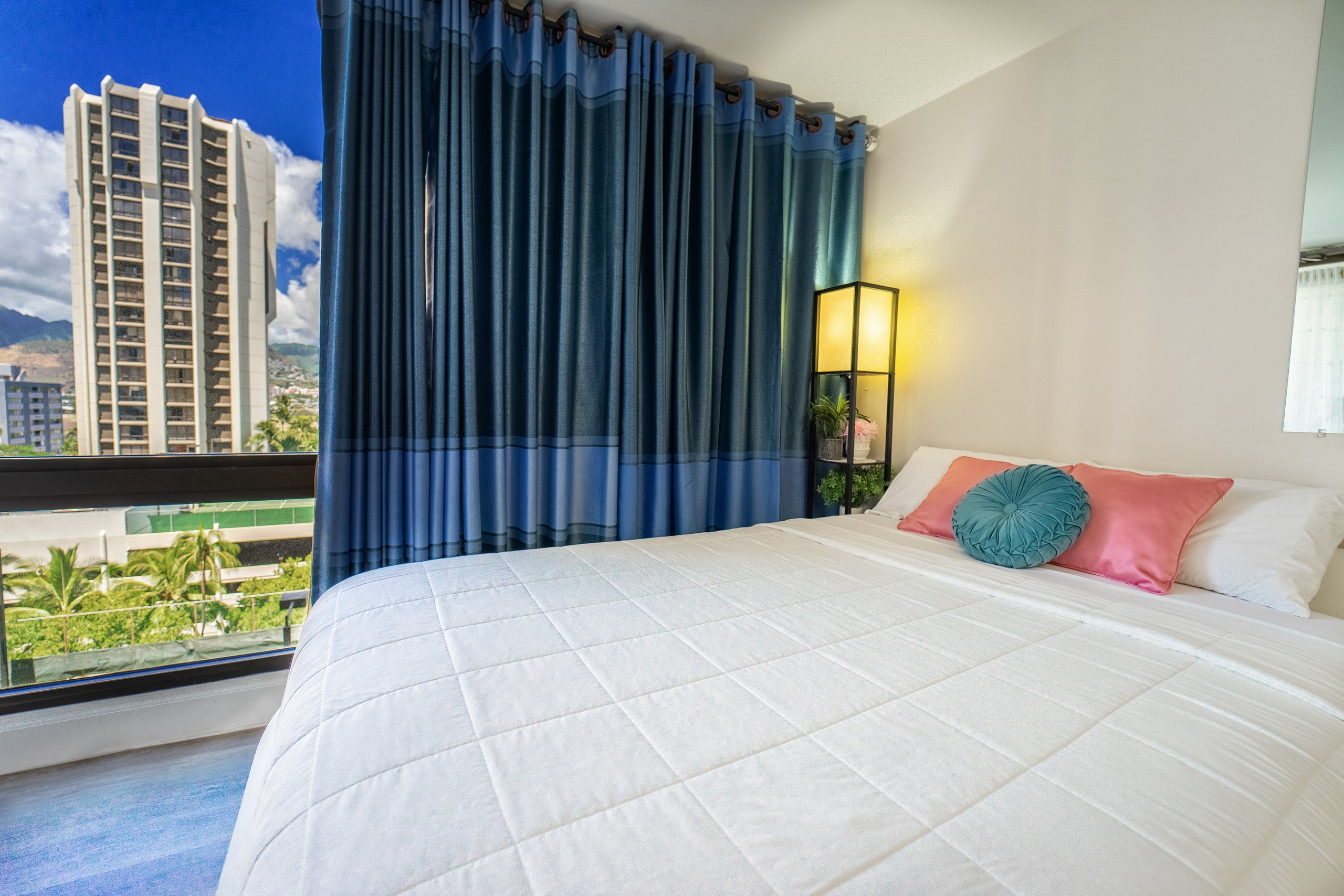 Condo in Honolulu · ★4.83 · 1 bedroom · 3 beds · 1 private bath - Image 9