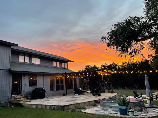 The Bunkhouse-Pool/Horses/Fire Pit/Billards