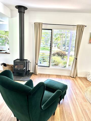 Pelican – Lake Views – Pet Friendly gallery image 5