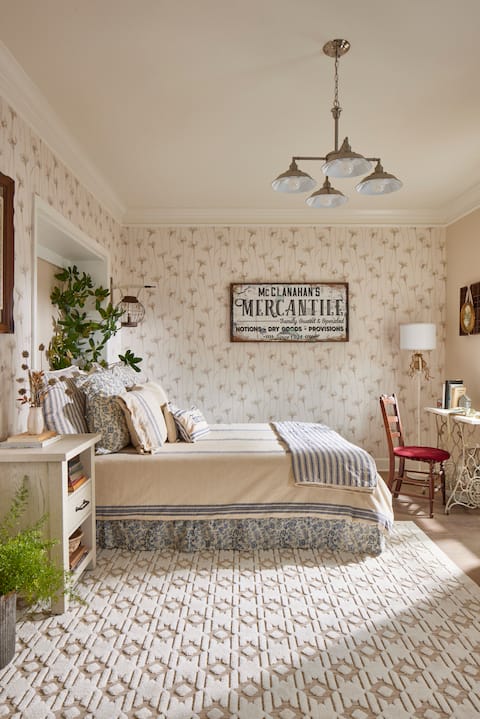 Piper, Spanish Villa w/Full Kitchen