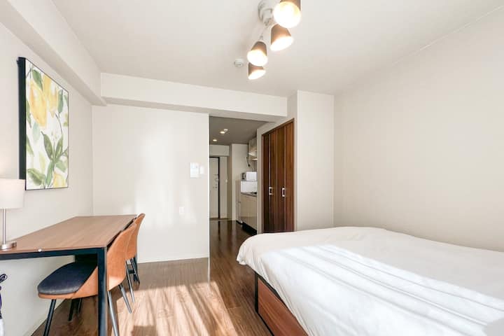 With a desk, perfect for remote work!701 - Apartments for