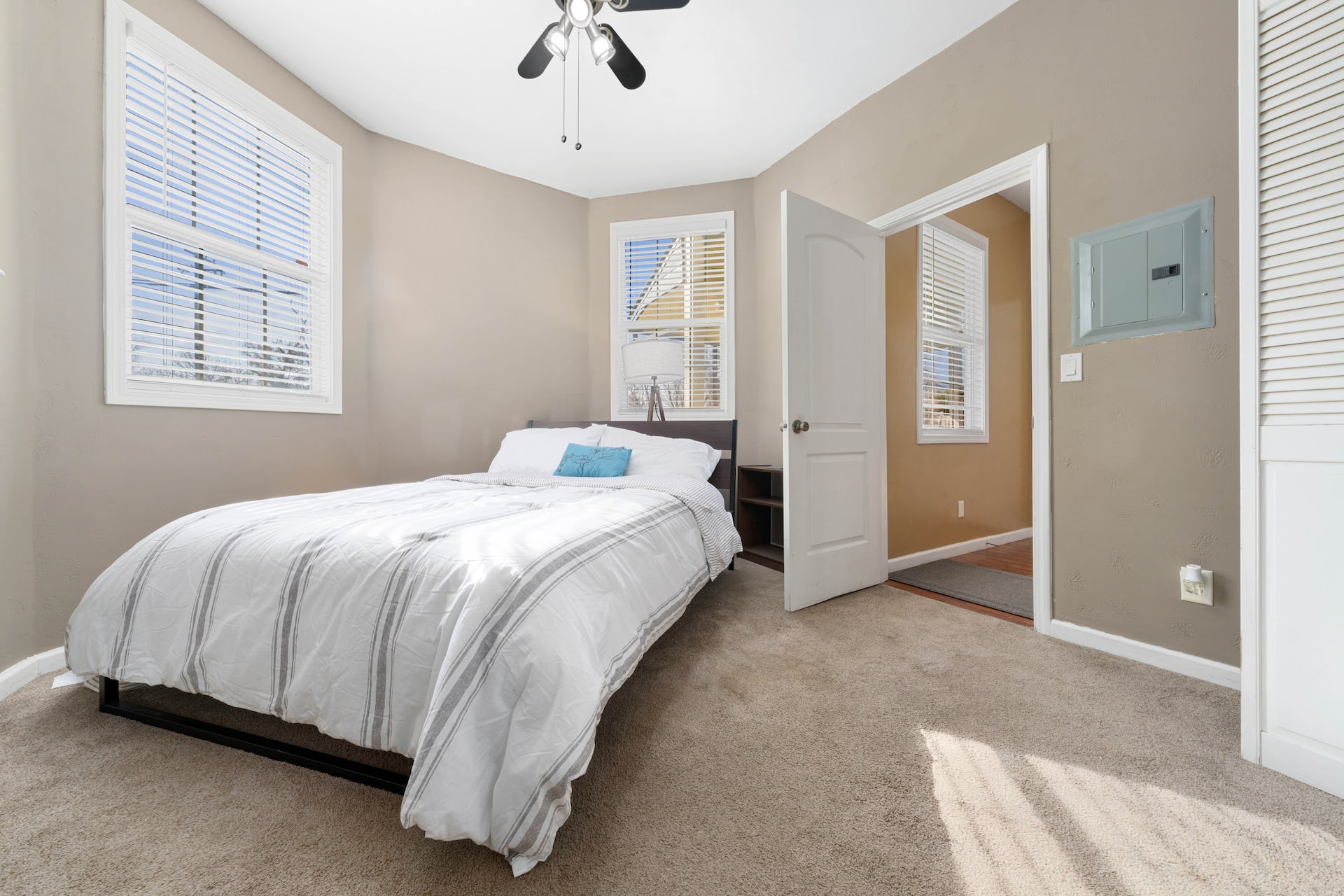 Cozy 1 bdr/1br near downtown — photo 2