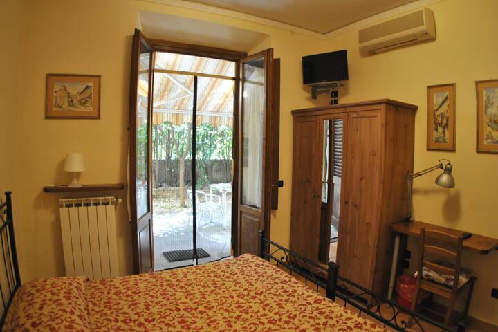 La piccola Dimora 2 Camere 3 Bagni 6Pax Firenze. gallery image 3