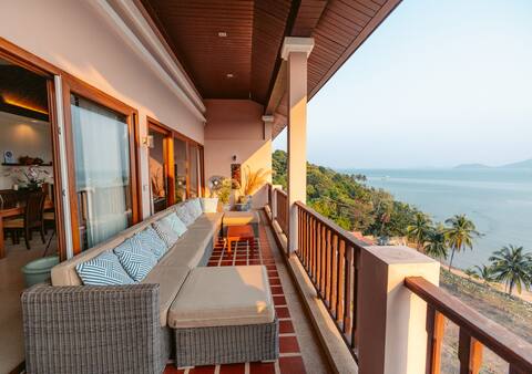 Oceanview Penthouse Apartment