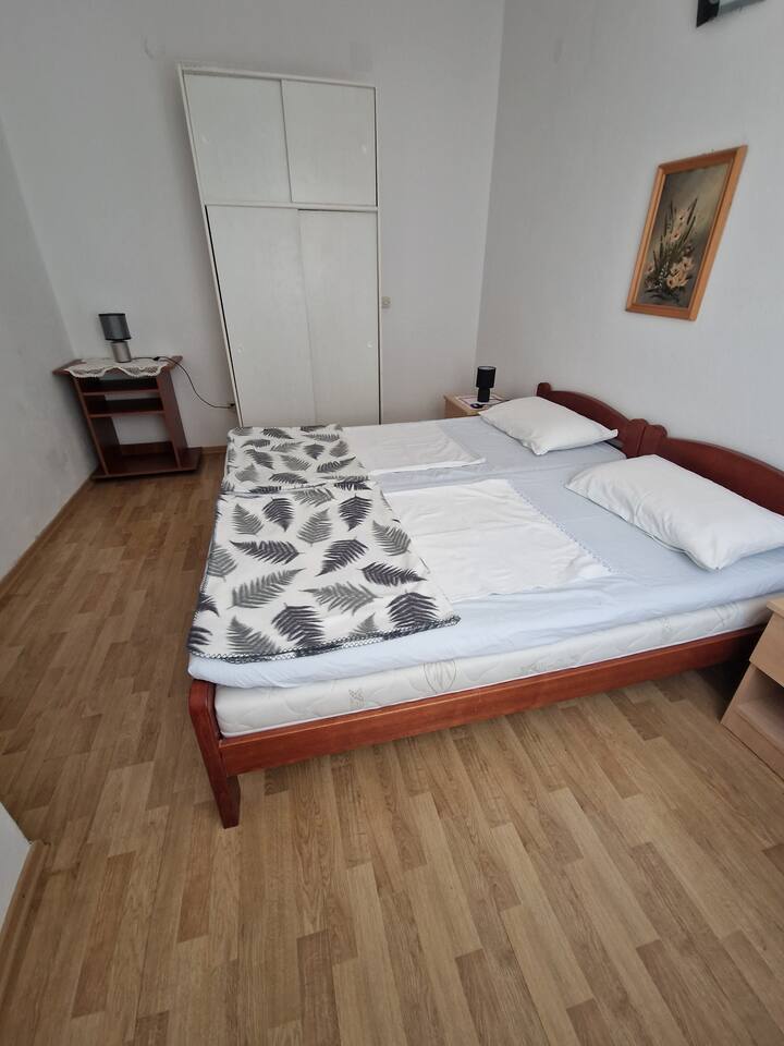 საძინებელი 1