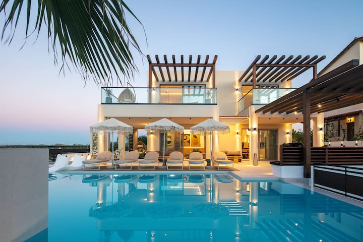 Macaw Luxury Residence, daily housekeeping!