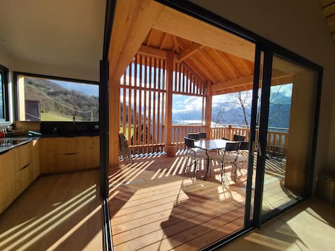 Comfortable cottage 4/6 people, in the mountains, lake view