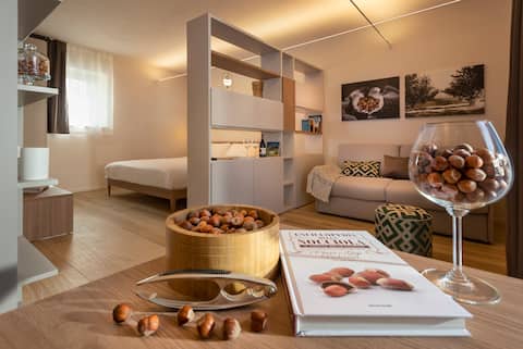 Annuncio Airbnb popolare: Nocciola Studio - Borgo Roggeri Country House a La Morra