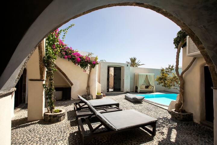 Grand 4 Bedroom Villa Private Pool – Ducato Wine gallery image 2