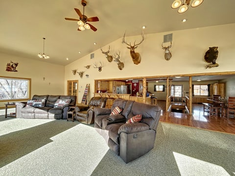 Outstanding mtn view, 5 bdr sleeps 11, 4400sqft