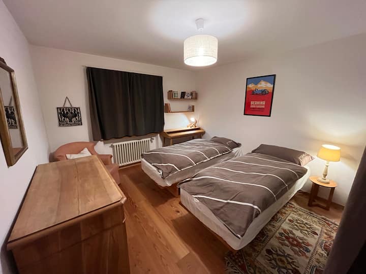 غرفة النوم الثانية الجنوبية الخيار 2 سريران منفصلان