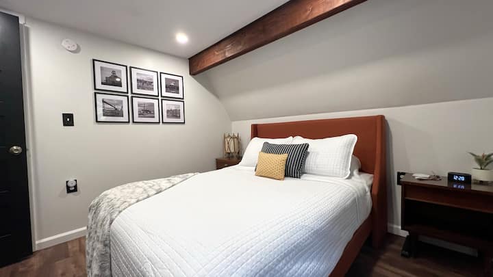 Main Level Bedroom with Queen Bed