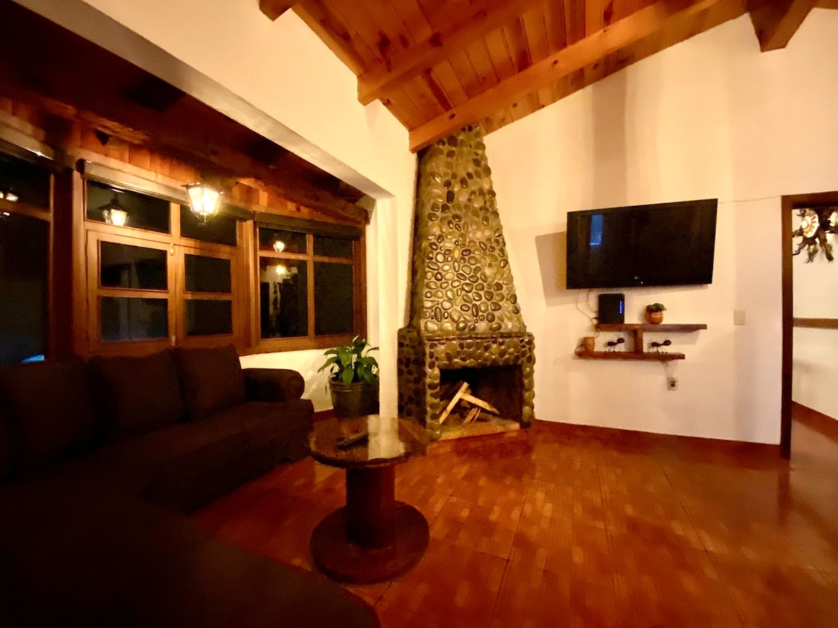 Anuncio de Airbnb popular: “Casa Tlanetzi” Cabins Upper floor en Mazamitla