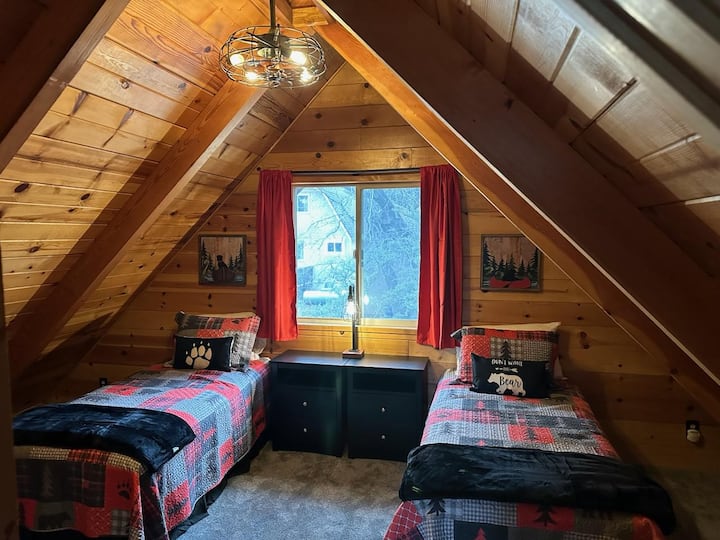 Chambre à l'étage avec 2 lits jumeaux