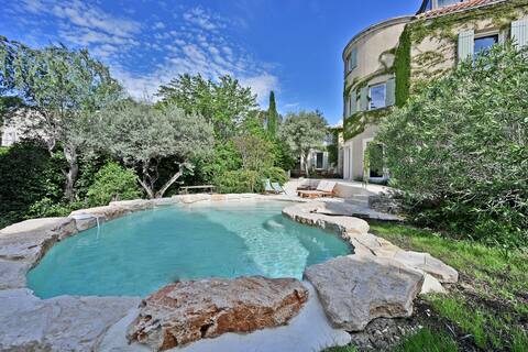 Villa with Swimming Pool - 5min from Avignon