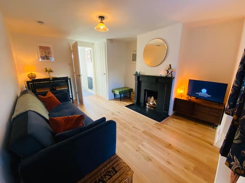 Cottage in Chew Valley with real log fire