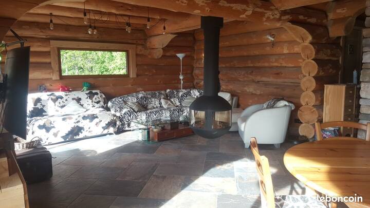 Chalet Typique En Bois Fuste - Auris