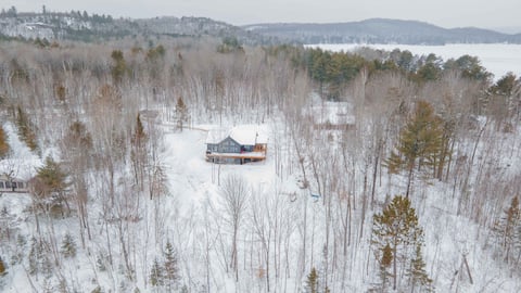 HOT TUB w/ Volleyball, Screen porch, Games Rm