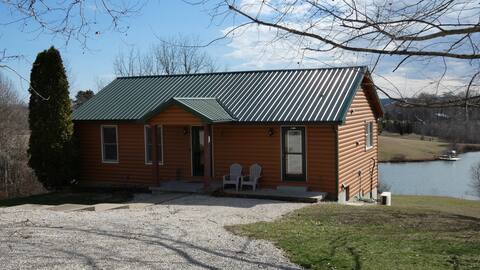 Quiet, Cozy Paoli Cabin Overlooking a Nice Pond