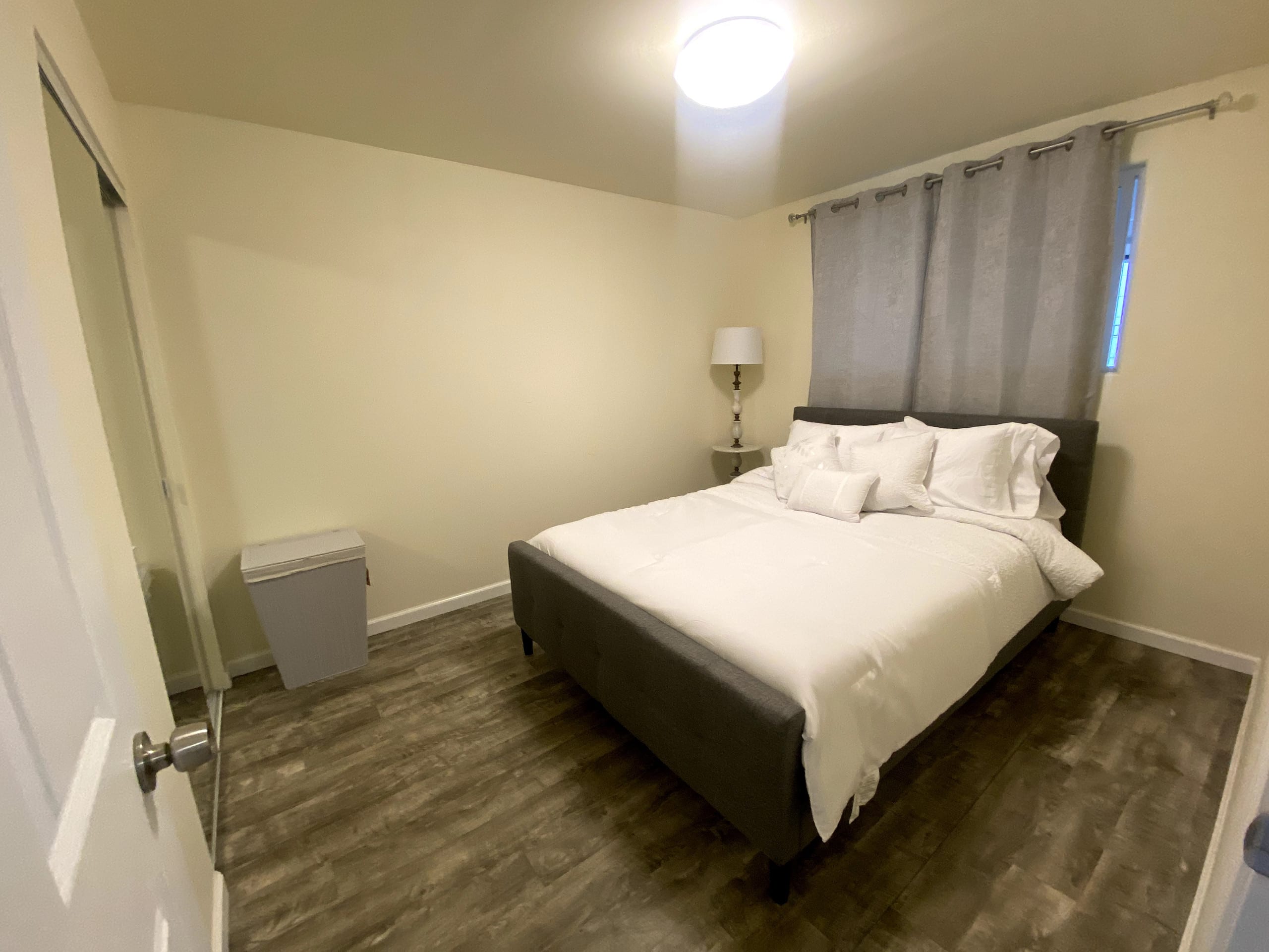Cozy lovely 1BR w/full size kitchen & free Parking - Image 2