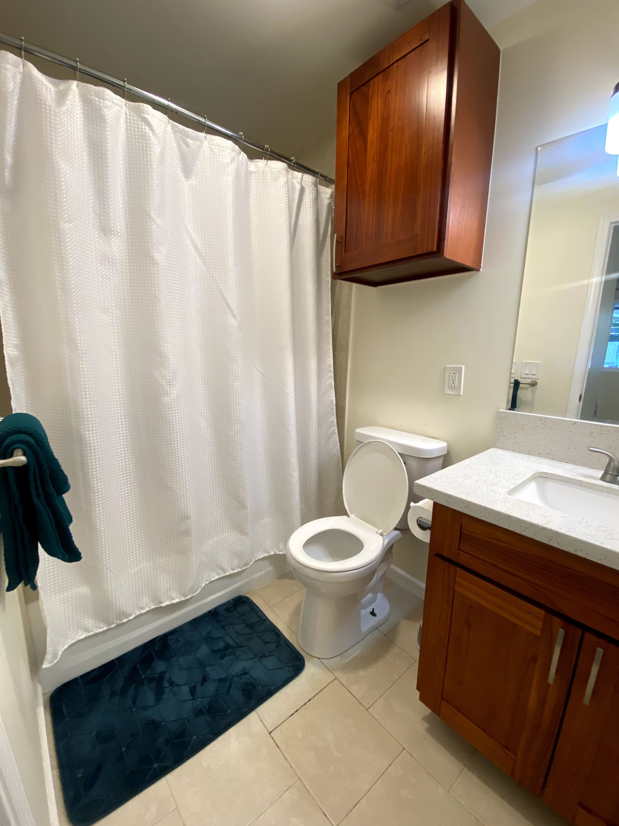 Cozy lovely 1BR w/full size kitchen & free Parking - Image 5