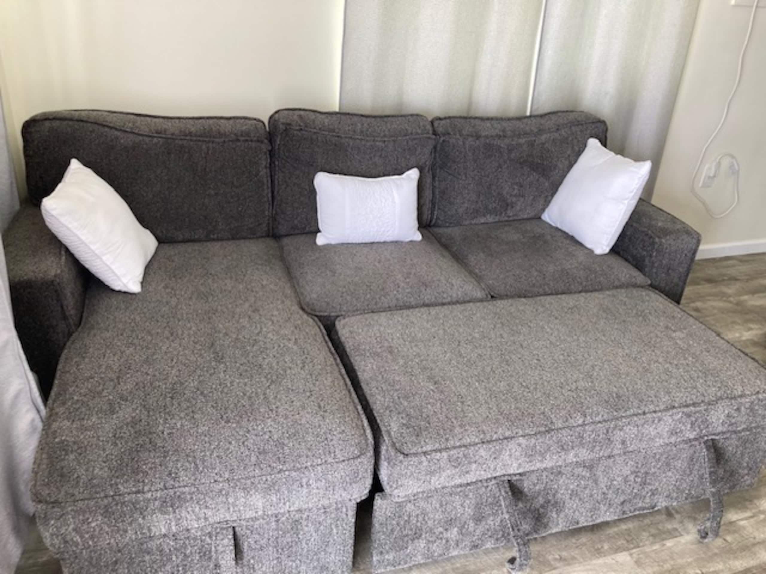 Cozy lovely 1BR w/full size kitchen & free Parking - Image 8