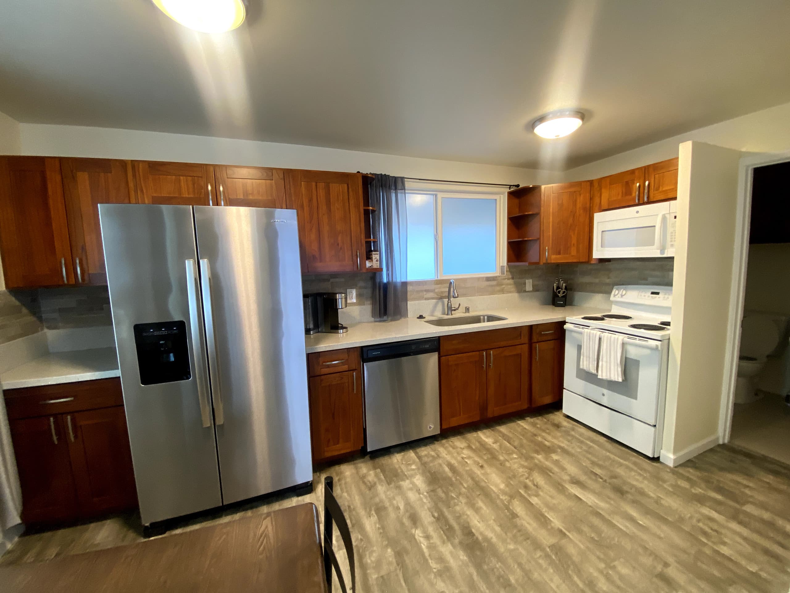 Cozy lovely 1BR w/full size kitchen & free Parking - Image 1