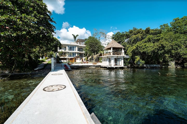 House next to the Bacalar Lagoon