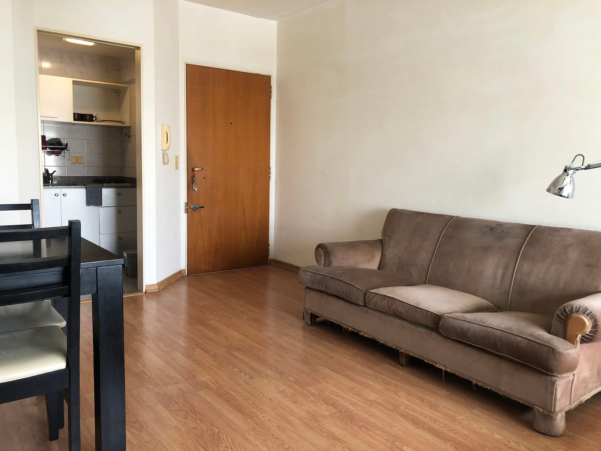 A bright and practical apartment in the center