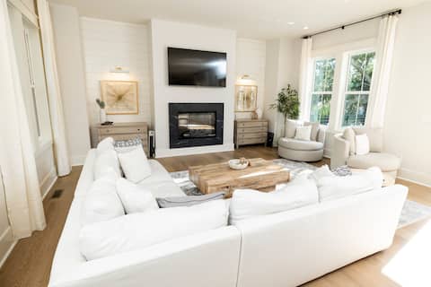 Successful Airbnb property: Gorgeous New Beach Home w/ Pool & Spa! in Isle Of Palms