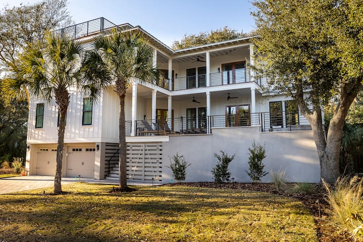 Carroll Realty Broker Associate managed Airbnb listing 1