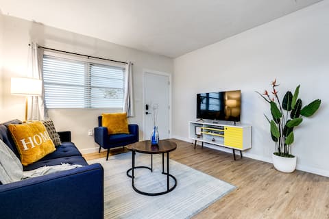 Stylish 2BR central | Fast Wi-fi