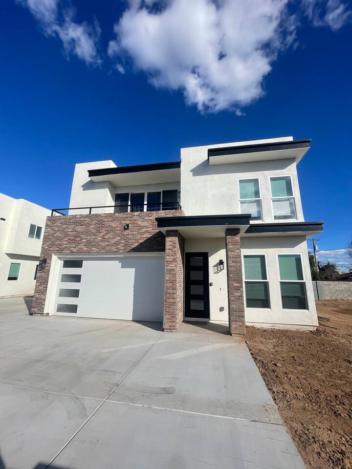 Oasis At Morten B Houses for Rent in Phoenix, Arizona, United States