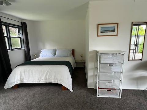 Spacious Garden Studio