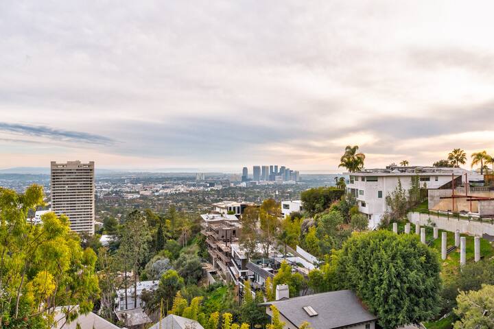 West Hollywood Hills View Home gallery image 4