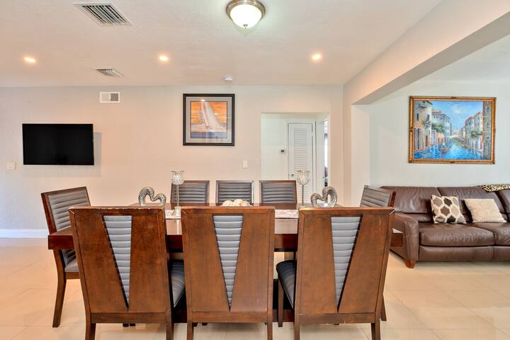 Luxurious 5 bedrooms Jacuzzipool gallery image 5