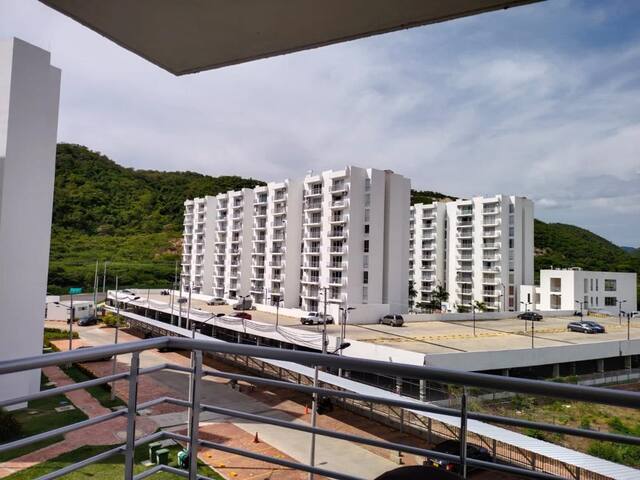 Entire home with 3 bedrooms in Girardot - Apartamento vacacional Girardot