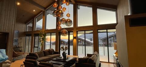 Upscale, spacious chalet with ski in/out
