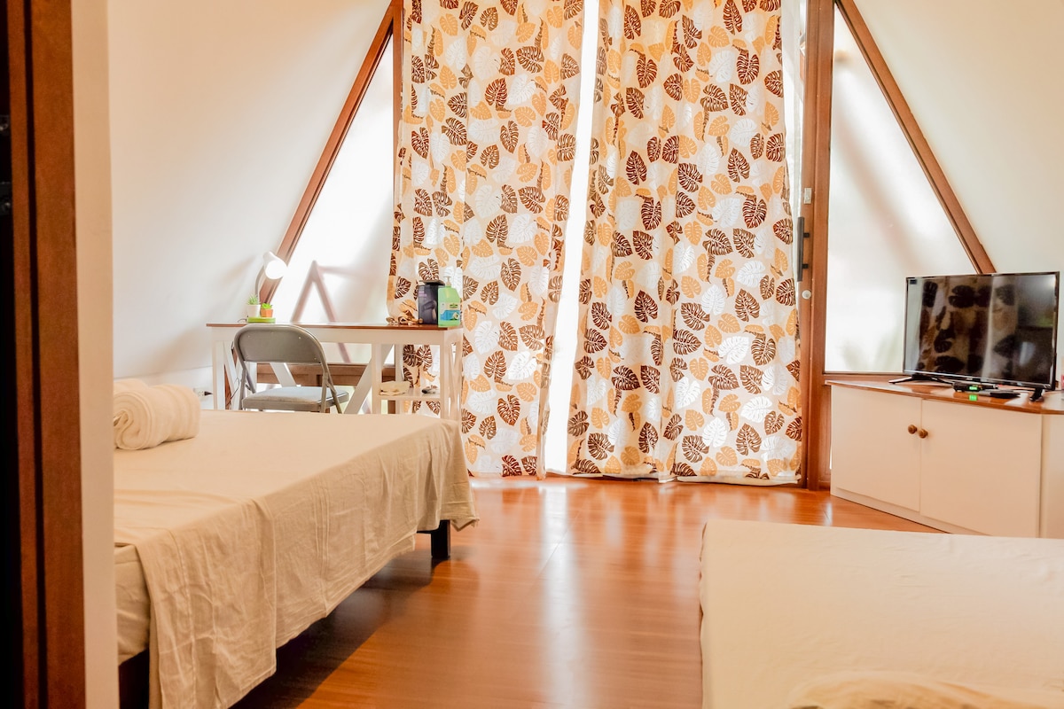 Konfigurimi i kabinës 2:
1 krevat dopio, 1 krevat dopio