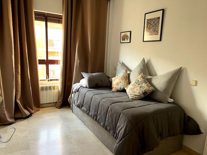 Retiro, room 12 people. Apartments for Rent in Madrid, Comunidad de
