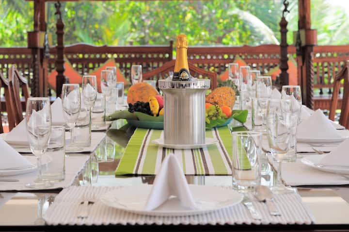 Breakfast / Dining table that seats 14 guests