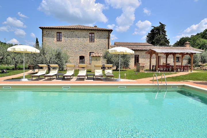 Big Ground Floor Tuscan Apartment, Shared Pool! - San Gimignano