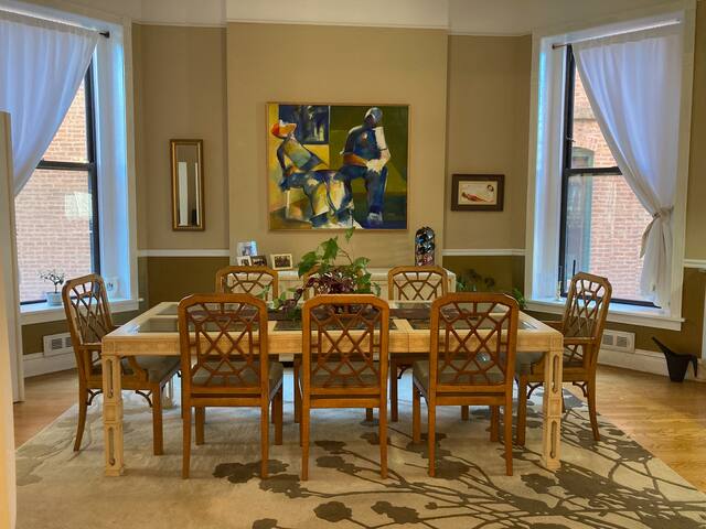 Spacious Chicago historic home gallery image 5