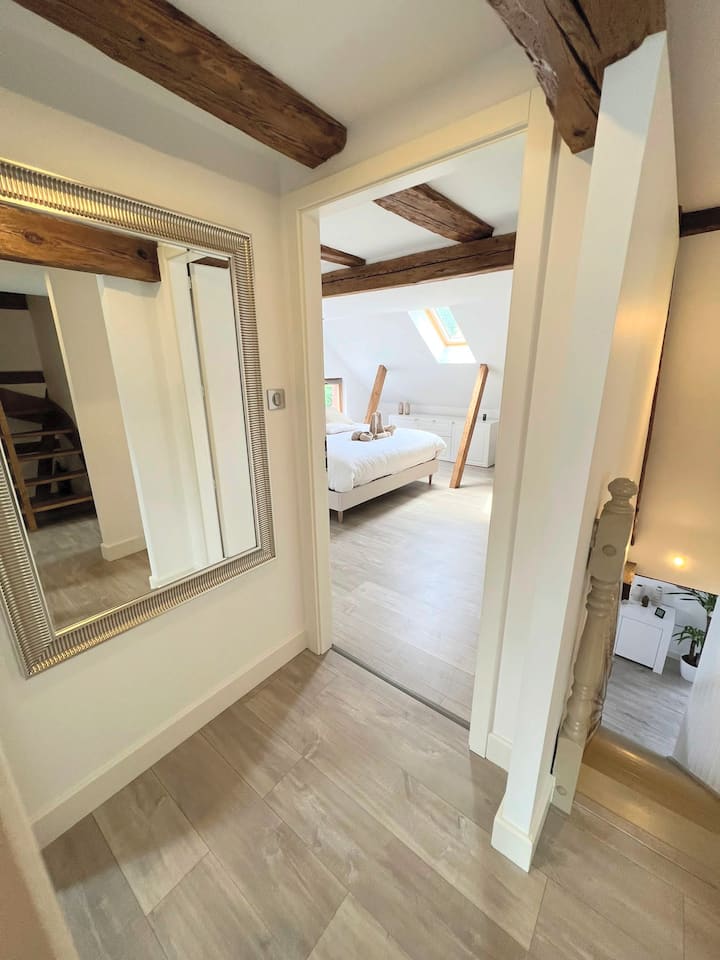 Hapësirë e bollshme dhe e qetë — ideale për çifte ose qëndrime të gjata - 180x200cm