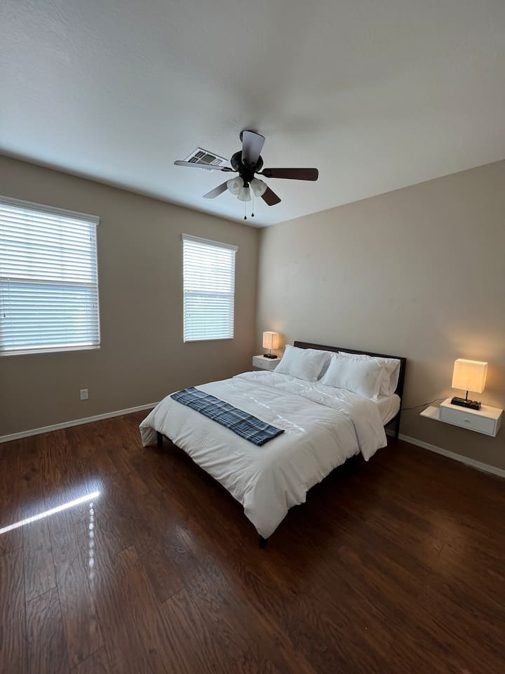 Куин  (за 2 - ма души) - лампи с USB и безжично зареждане